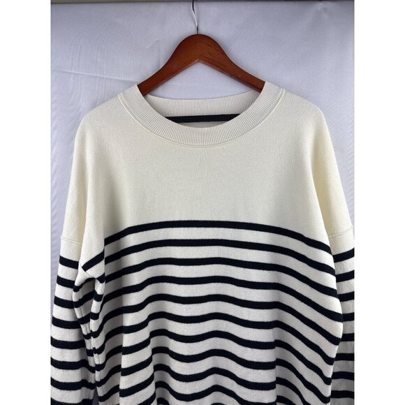 Striped Knit Sweater Crew Neck Medium Size - Picture 1 of 5